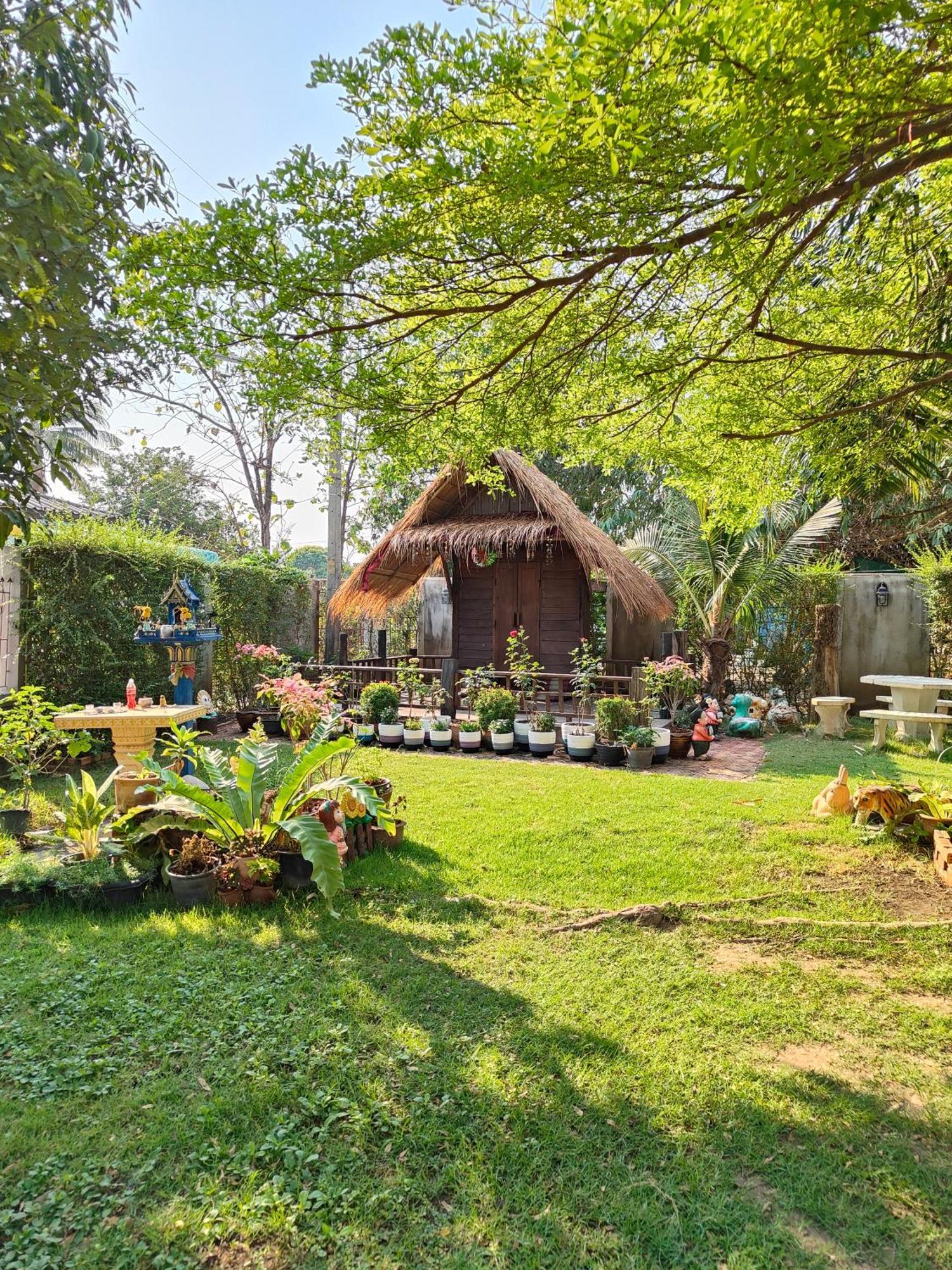Smilingface Guesthouse Sukhothai Bagian luar foto