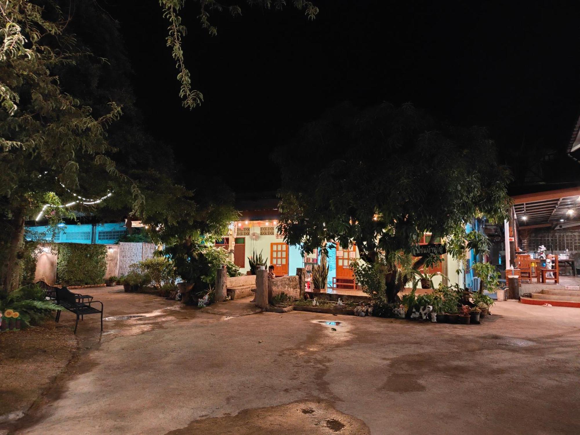 Smilingface Guesthouse Sukhothai Bagian luar foto